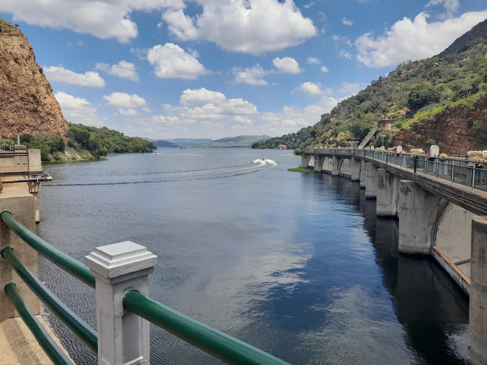 Hartbeespoort Dam — photo 4